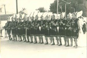 Fotografies antigues i retalls de premsa per a celebrar el Dia Internacional dels Arxius a Crevillent