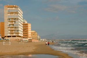 La Generalitat abre el plazo de inscripción para contratar a 1.000 operadores con el fin de garantizar la seguridad en las playas