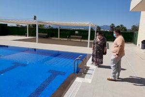 L'Ajuntament de Sueca obri la piscina descoberta després d'arreglar les deficiències que presentava en la seua inauguració per l'anterior govern municipal