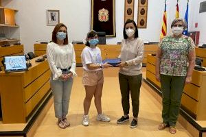 Elena Sarrión, de l'IES Sant Vicent Ferrer guanya el concurs escolar de dibuix de la Fira i Festes de Sant Onofre des del confinament