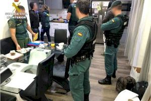 Destapen a Torrevieja un “quiosquet financer” embolicat en una estafa piramidal milionària