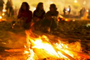 La Vila Joiosa cierra sus playas y calas en la noche de San Juan