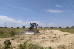 El Ayuntamiento de Bétera limpia y desbroza las parcelas municipales