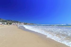 El Ayuntamiento de Alcalà-Alcossebre presenta el Plan de Contingencia de las playas de Alcossebre