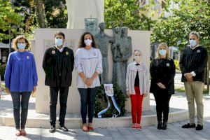 Luis Barcala y Mª Carmen Sánchez asisten al Homenaje a los Foguerers y Barraquers fallecidos - (foto 3) Luis Barcala y Mª Carmen Sánchez asisten al Homenaje a los Foguerers y Barraquers fallecidos - (foto 3)