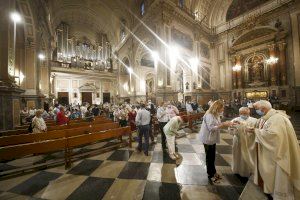 El Arzobispo celebra en Valencia la misa y acto de consagración con motivo de la solemnidad del Sagrado Corazón de Jesús - (foto 5) El Arzobispo celebra en Valencia la misa y acto de consagración con motivo de la solemnidad del Sagrado Corazón de Jesús - (foto 5)