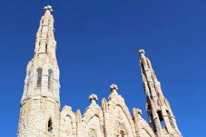 Se reanudan los trabajos de reparación del torreón del Santuario de Novelda