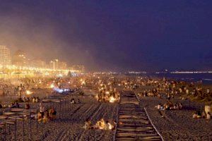 La platja de Gandia en la passada nit de Sant Joan