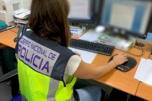 La Policía Nacional detiene en Benidorm al repartidor de una conocida empresa de mensajería por estafa