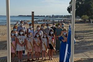 La bandera blava ja oneja a les platges de Benicàssim