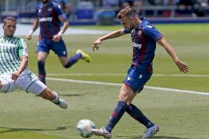 El Levante gana 4-2 al Betis en La Nucía y “roza” la permanencia