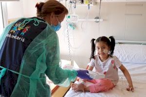 La Fundación Crecer Jugando y la Asociación Española de Fabricantes de Juguetes donan más de 10.000 juguetes a niños hospitalizados