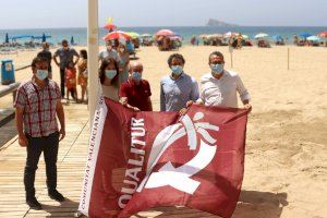 Las banderas Qualitur ondean en las playas de Benidorm