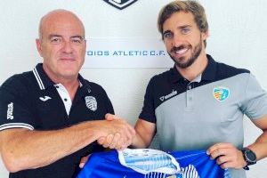 Dani Castellanos, del fútbol chino y dominicano al Foios Atlètic para aportar trabajo y experiencia