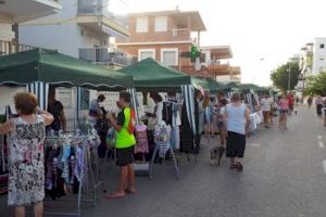 El Mercat de la Platja d'Oliva torna este diumenge