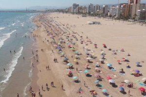 La vista de la playa de Gandia el pasado sábado desde el dron de la Policía Local