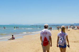 Cullera refuerza la prevención en las playas con la incorporación de 38 informadores