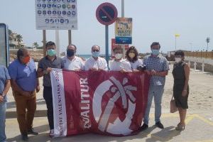 Colomer entrega las banderas Qualitur en las playas de Pilar de la Horadada, Orihuela, Torrevieja y Santa Pola