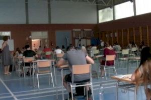 Más de 100 estudiantes se examinan de la PAU en el IES l’Eliana