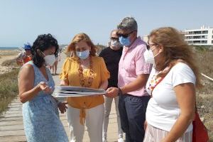 La Subdelegada visita las obras de emergencia en las playas de Guardamar