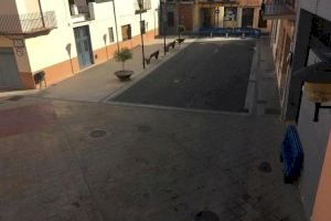 La plaza de la Iglesia de Massalfassar se cierra al tráfico y se convierte en un espacio peatonal