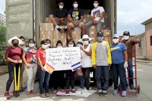 La Biblioteca Solidaria Misionera prepara un contenedor de Valencia a Perú, con más de 38.700 libros donados