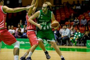 Matt Stainbrook nuevo center para el TAU Castelló