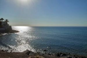 Mor ofegat un home de 75 anys en una platja del Campello