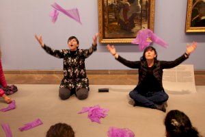 El MUBAG acoge una actividad pionera para niños con un recorrido musical por la exposición del siglo XIX