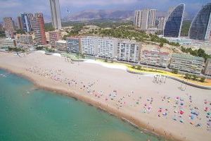 Benidorm atiende solicitudes de fotógrafos sobre trabajos en los arenales de la ciudad