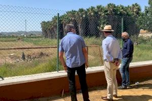 El alcalde de Orihuela y el concejal de Deportes visitan los terrenos donde se ubicarán las instalaciones deportivas de Molins