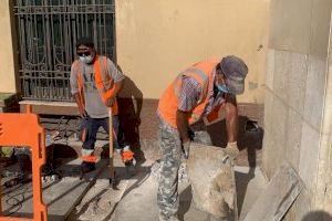 Comienzan los trabajos previos para la peatonalización de la Plaça de Baix y la Corredora de Elche