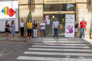 Sagunt guarda un minut de silenci en senyal de condemna i repulsa pels presumptes assassinats masclistes ocorreguts a Palma de Mallorca i a Tenerife