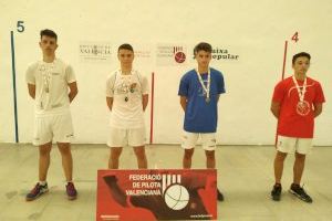 Els jugadors de les escoles de la Llosa de Ranes, Alcàntera-Càrcer, Bicorp, Beniarbeig-El Verger i Onda triomfen en els JECV de Raspall Individual - (foto 2) Els jugadors de les escoles de la Llosa de Ranes, Alcàntera-Càrcer, Bicorp, Beniarbeig-El Verger i Onda triomfen en els JECV de Raspall Individual - (foto 2)
