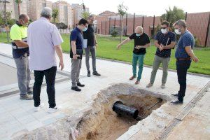 Alaquàs amplia la zona de gespa i millora les intal·lacions de la piscina estiu