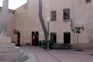 La sala de lectura de la Biblioteca Municipal Pere Ibarra reabre con estrictas medidas de seguridad para garantizar la salud de sus usuarios