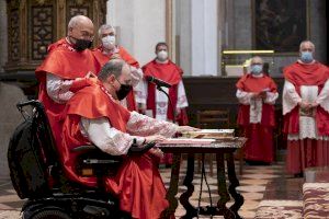 Un sacerdote valenciano con enfermedad degenerativa severa, al tomar posesión en silla de ruedas como canónigo de honor de la Catedral:  “Dios todo lo ha hecho bien en mi vida”