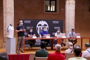 La Asociación de Futbolistas del Valencia CF presenta la nueva Escuela de Fútbol Municipal a la familias de Alaquàs