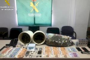 Estudiantes de un instituto de Riba-Roja sufren desmayos y convulsiones tras consumir una marihuana sintética