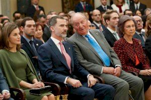 La política valenciana reacciona al nuevo rumbo de la monarquía española