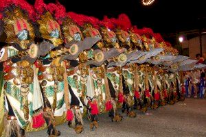 El Ayuntamiento se adhiere a la solicitud para declarar las Fiestas de Moros y Cristianos como bien de interés turístico