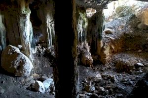 L'Ajuntament d'Alcalà-Alcossebre seguirà les excavacions arqueològiques en la Cova dels Diablets - (foto 2)