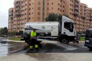 Paterna intensifica los baldeos priorizando los barrios con mayor presencia de COVID-19 en aguas residuales