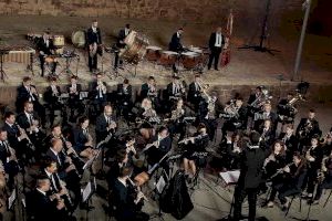 Noche de ‘cultura al carrer’ en El Puig con la proyección del vídeo de la Diputació dedicado a su unión musical