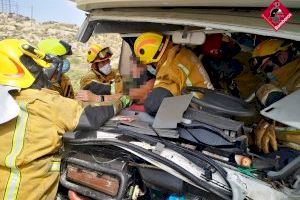 Dos fallecidos en El Campello tras chocar entre si una autocaravana y un coche