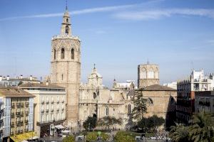 El Micalet, un campanario que ha servido de farola gigante, telégrafo óptico, torre vigía con hogueras ante piratas y puesto de mando de defensa antiaérea