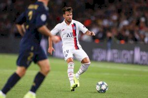 Juan Bernat durant un partit amb el PSG