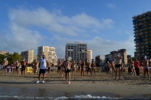 Oropesa del Mar retoma la actividad deportiva con la celebración de su travesía a nado