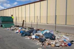 El Ajuntament de Vinaròs ruega civismo a los vecinos en la hora de tirar la basura