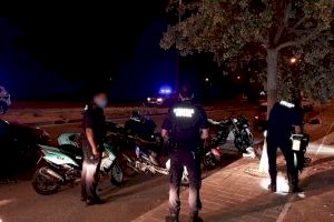 Una carrera ilegal de motos en Alicante concentra a medio centenar de jóvenes esta madrugada